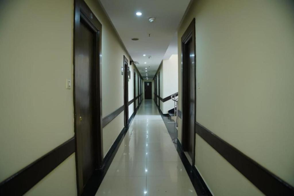 Blossom Rooms Hotel Vashishtha - Free Lunch Or Dinner- Free Breakfast Hyderabad Exterior photo