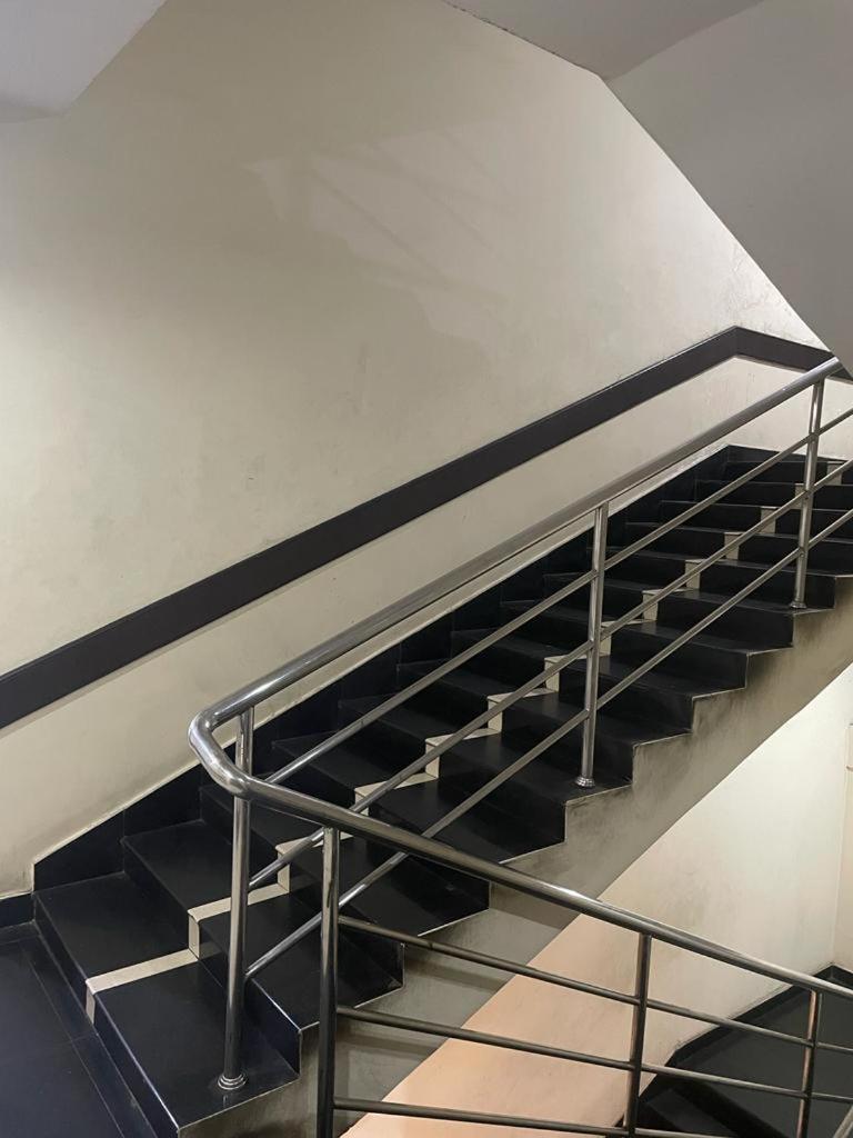 Blossom Rooms Hotel Vashishtha - Free Lunch Or Dinner- Free Breakfast Hyderabad Exterior photo