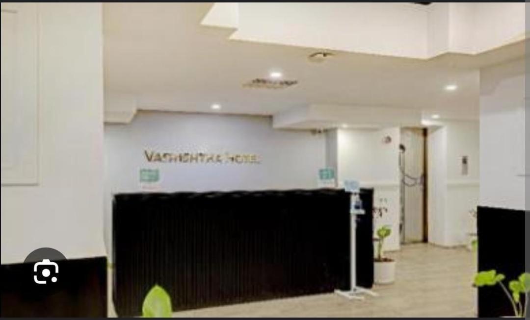 Blossom Rooms Hotel Vashishtha - Free Lunch Or Dinner- Free Breakfast Hyderabad Exterior photo