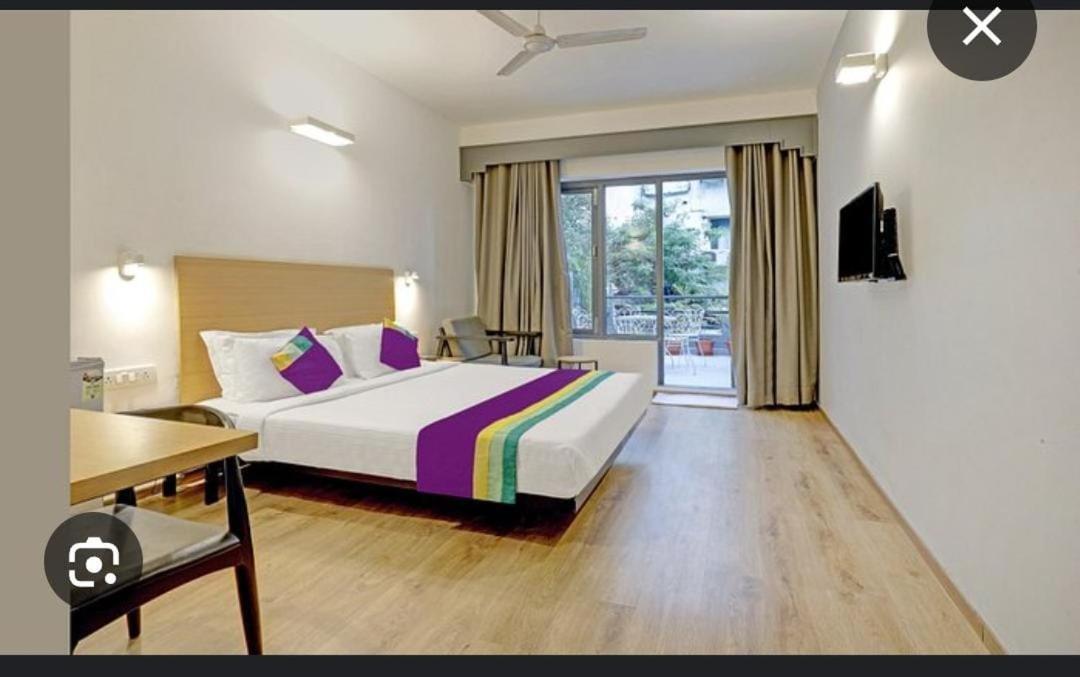Blossom Rooms Hotel Vashishtha - Free Lunch Or Dinner- Free Breakfast Hyderabad Exterior photo