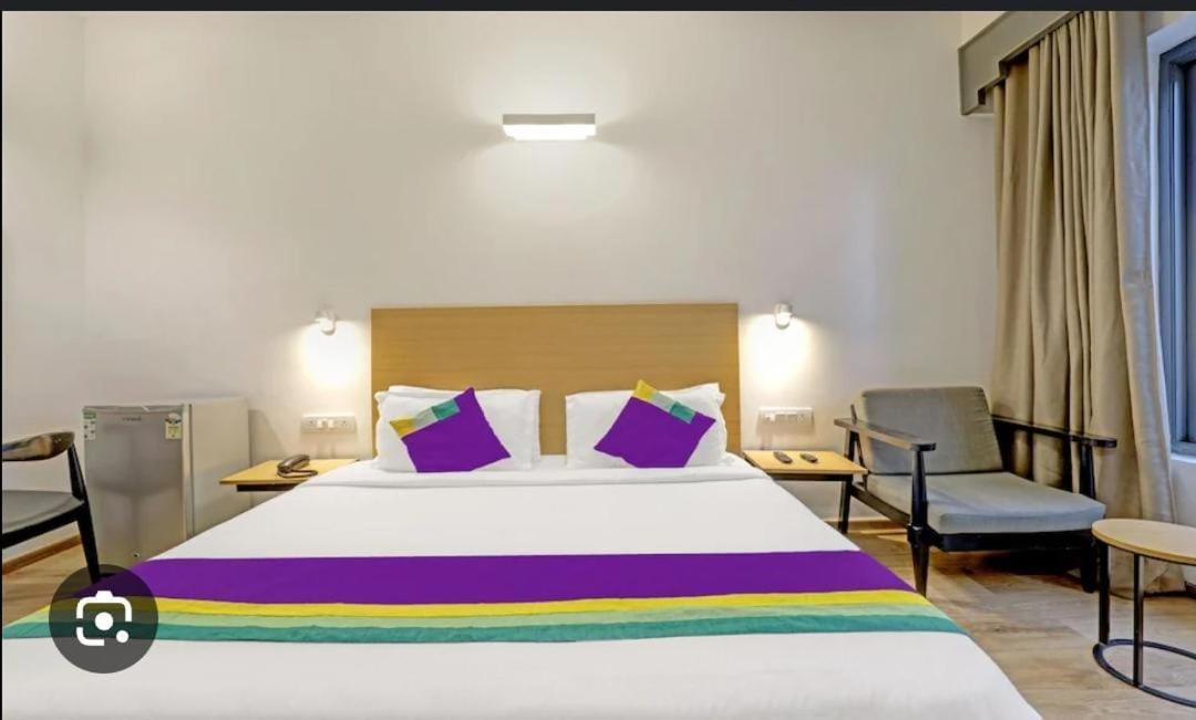 Blossom Rooms Hotel Vashishtha - Free Lunch Or Dinner- Free Breakfast Hyderabad Exterior photo