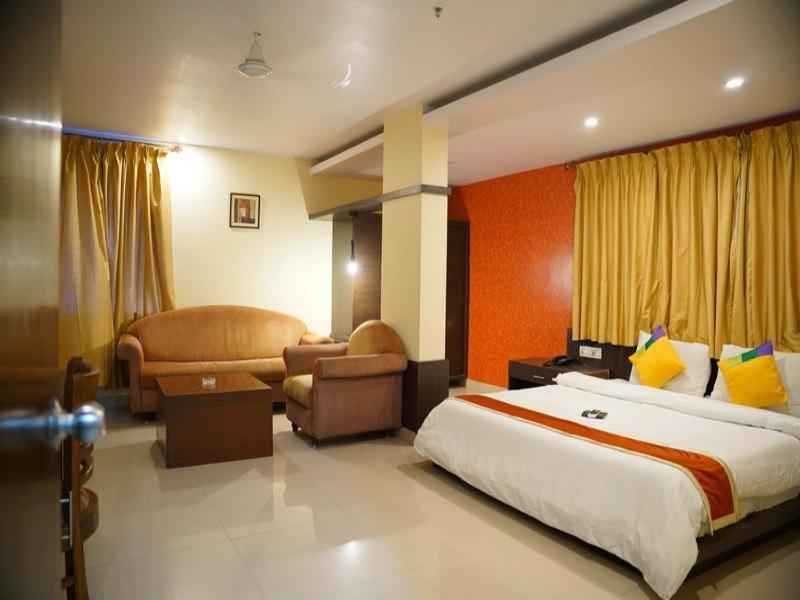 Blossom Rooms Hotel Vashishtha - Free Lunch Or Dinner- Free Breakfast Hyderabad Exterior photo