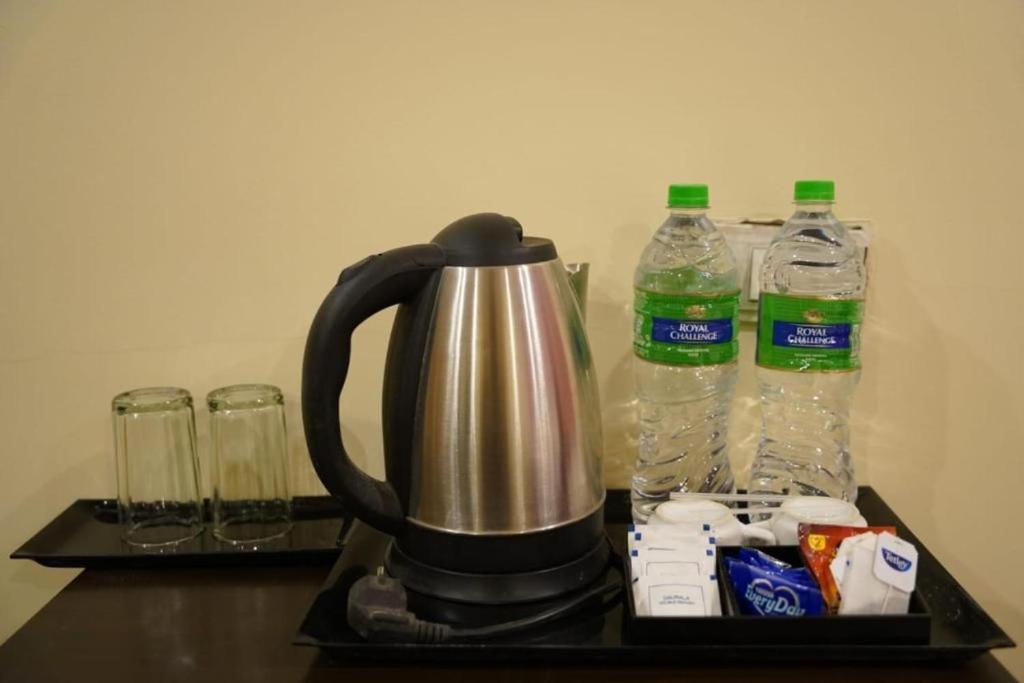 Blossom Rooms Hotel Vashishtha - Free Lunch Or Dinner- Free Breakfast Hyderabad Exterior photo