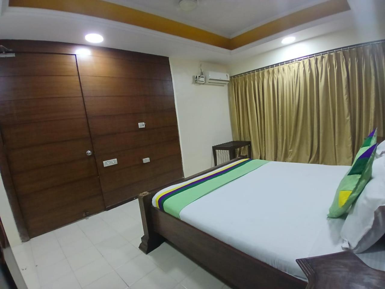 Blossom Rooms Hotel Vashishtha - Free Lunch Or Dinner- Free Breakfast Hyderabad Exterior photo